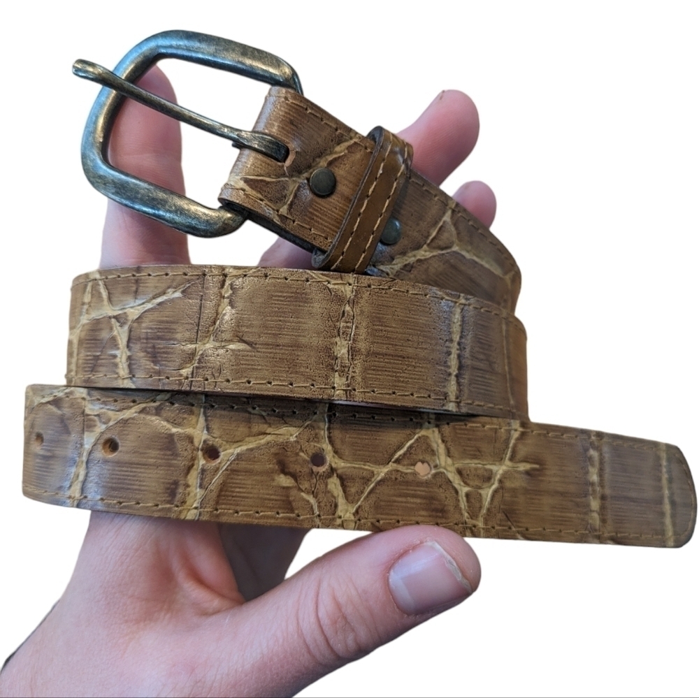 Women's snakeskin skinny belt